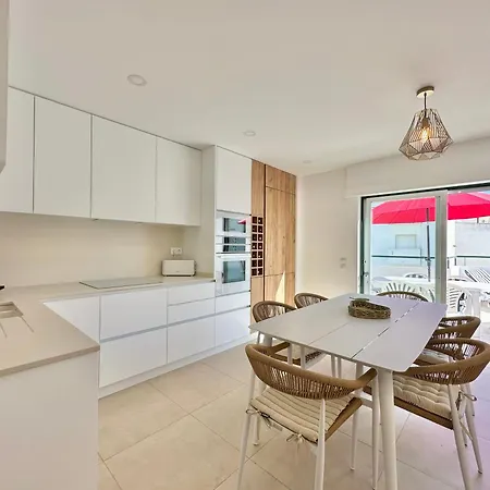 Gh - 50 Meters From * Armação de Pêra